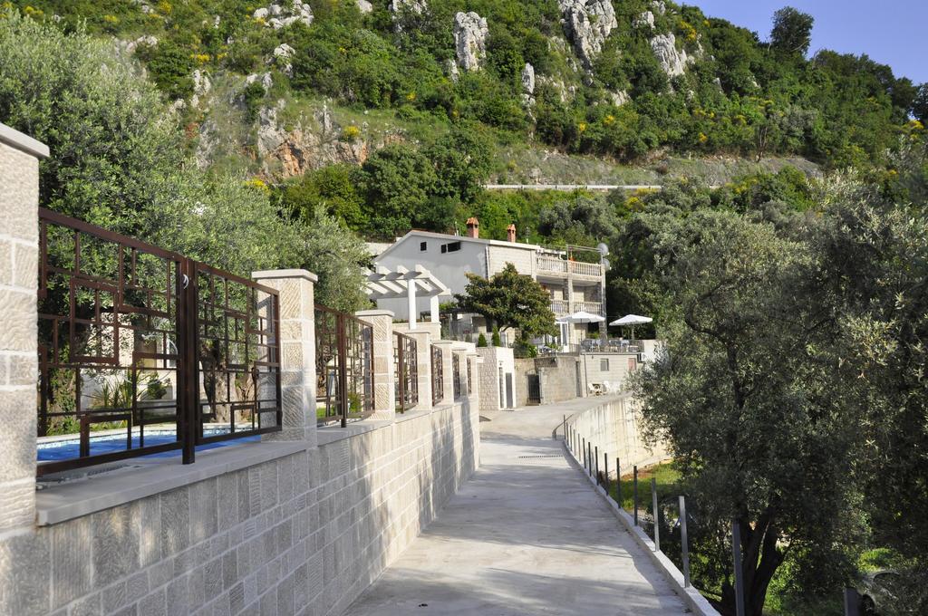 Rezevici Apartments Petrovac Екстер'єр фото