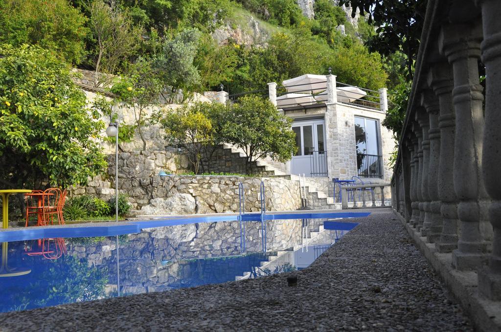 Rezevici Apartments Petrovac Екстер'єр фото