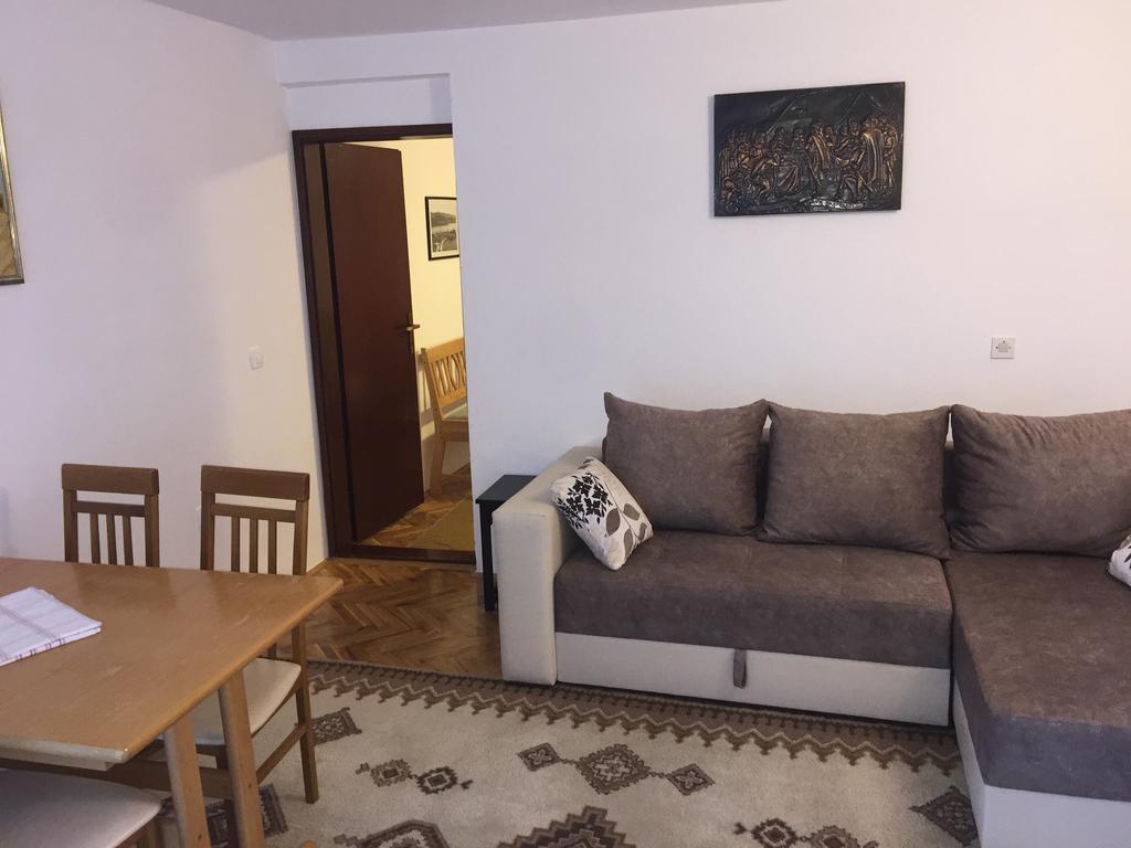 Rezevici Apartments Petrovac Екстер'єр фото